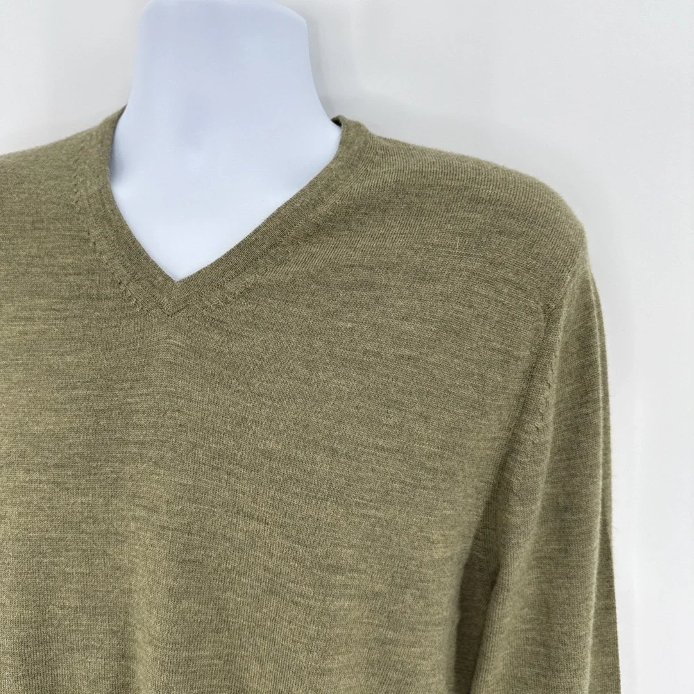 Banana Republic Sweater Men M Italian Merino Wool V Neck Olive Green Lightweight